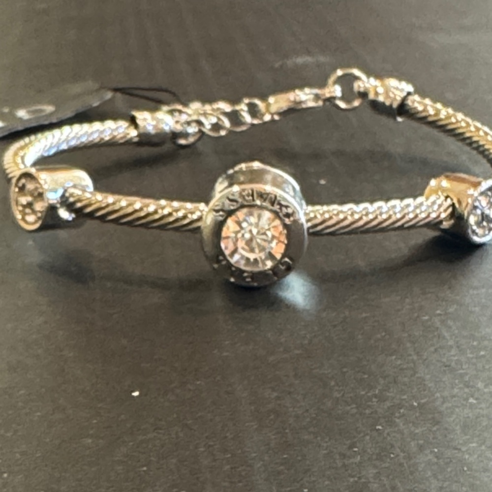 Elegant Silver Bracelet with Crystal Accents Guess NWT